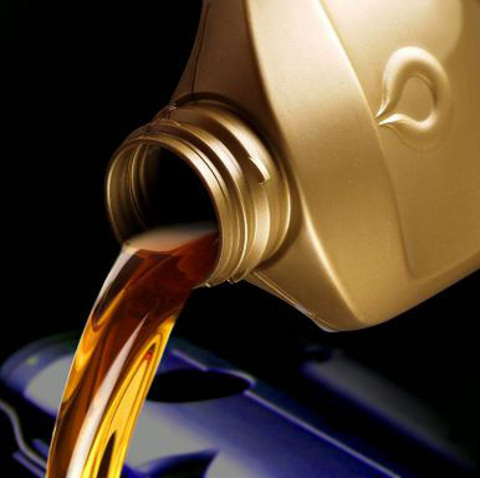 Машинное масло: почему нужно заливать только качественное?